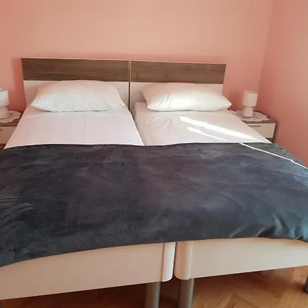 Apartament With A Parking Space - 16060 Vodice